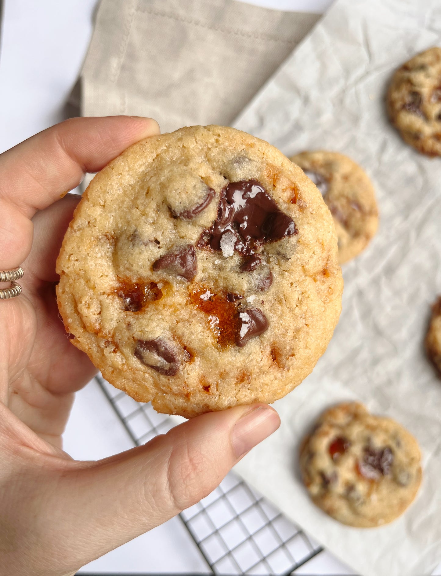 COOKIES CARAMELO SALADO Y CHOCOLATE NEGRO